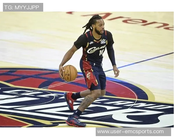 加兰表现出色三分命中率高效贡献15分5板6助球队战绩提升至正负值18最低