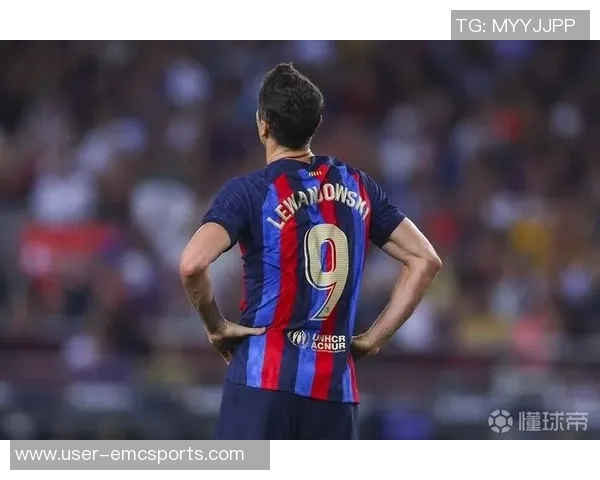 莱万连续两场西甲替补赛后不满率先离开诺坎普引发关注